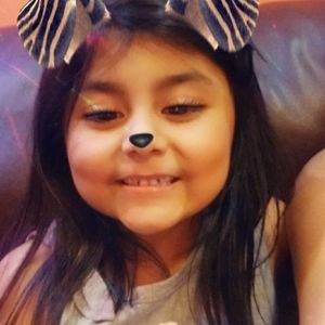 Meet your Posher, Juanita